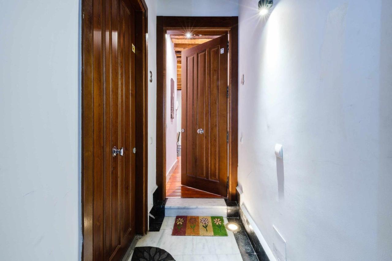 Apartamento Con Patio Junto A La Catedral By Toledo Ap Екстериор снимка