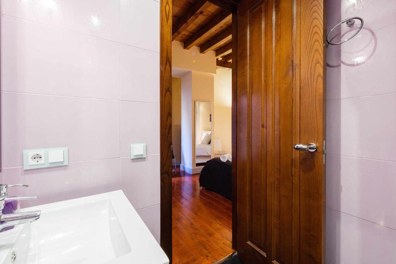 Apartamento Con Patio Junto A La Catedral By Toledo Ap Екстериор снимка