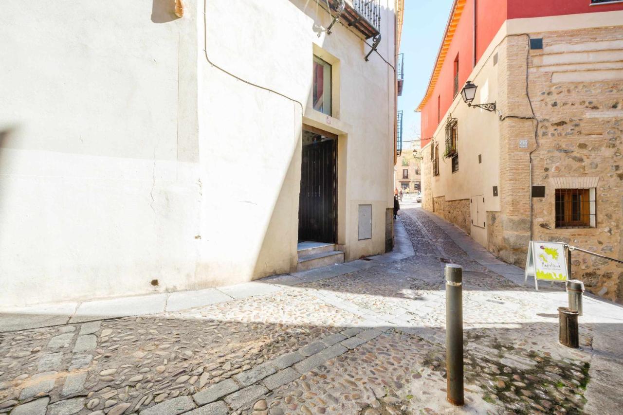 Apartamento Con Patio Junto A La Catedral By Toledo Ap Екстериор снимка